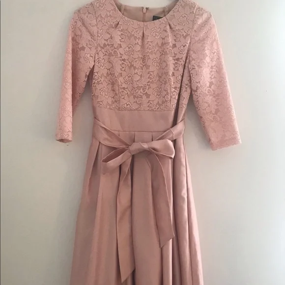 jessica howard pink lace dress Jessica Howard Womens Plus Lace V-Neck Midi Dress Pink 18W at Amazon Women's Clothing store